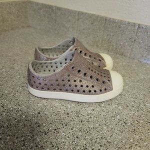 Native Girls' Pink Glitter Slip On Shoes Size 7c